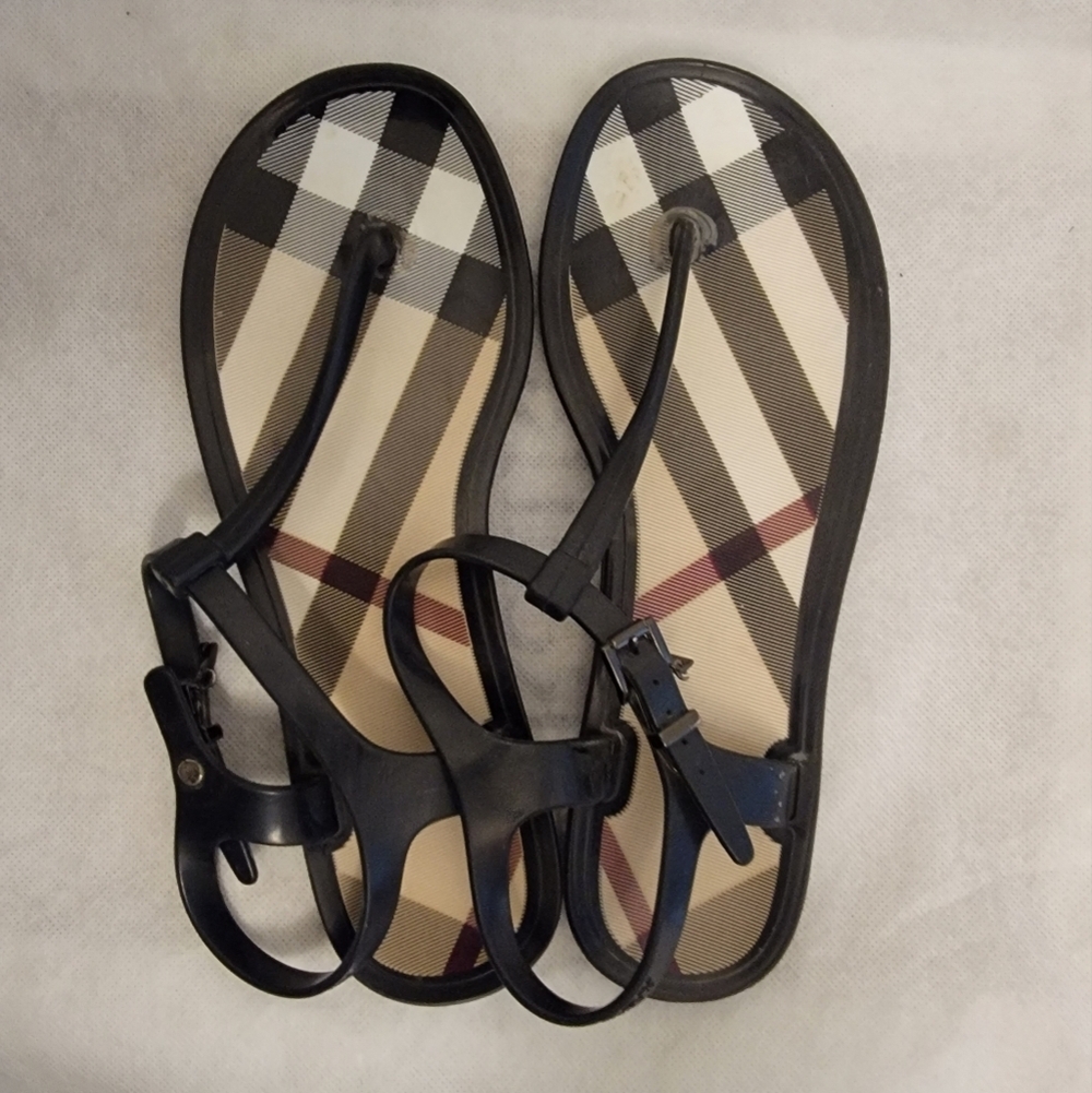 Burberry Womens Size US 36  Thong T Strap Flat Jelly Sandals Black Nova Check
